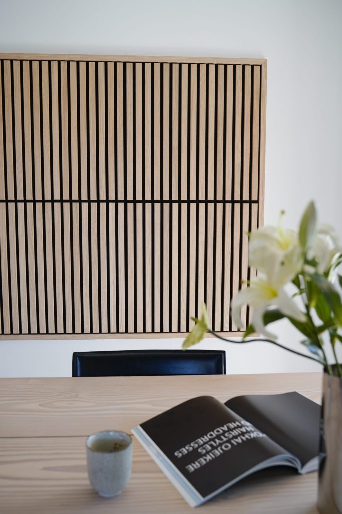 akupanel-60-classic-oak-livingroom4-scaled
